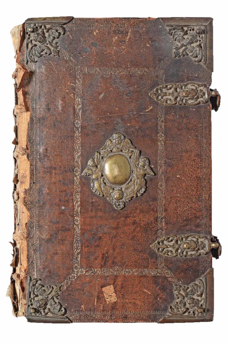 Biblia en alemán, de 1694, US$ 270-400.
