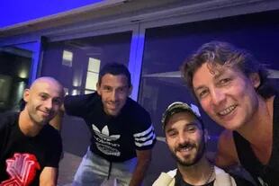 Una imagen de enero pasado: Mascherano, entre Maxi, Nacho y Heinze