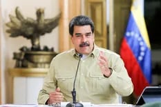 Como Hugo Chávez, Nicolás Maduro quiere modificar la bandera venezolana
