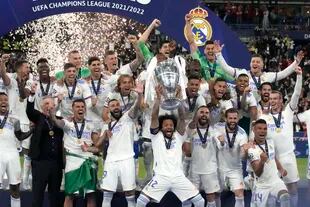 Real Madrid y el trofeo de la Champions League, que ganó en 2022; ya está clasificado para el nuevo Mundial de Clubes
