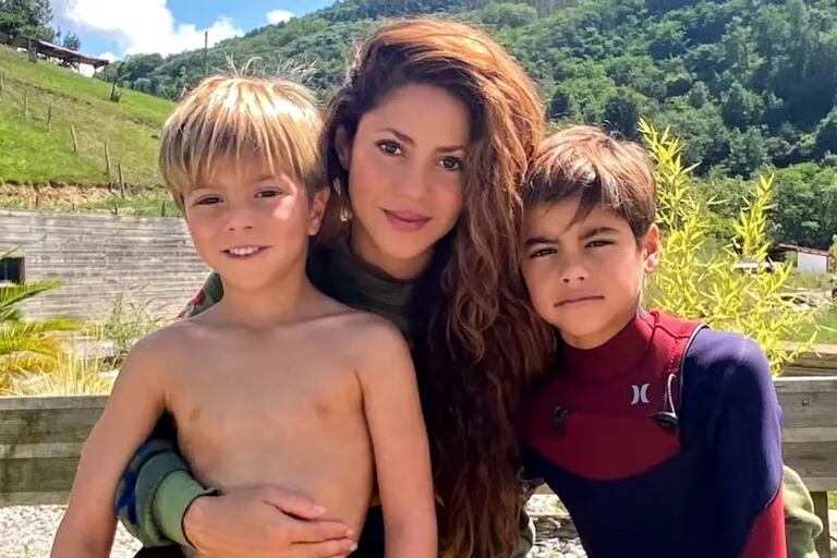 Hanno confermato che Shakira alla ricerca di una tata per i suoi figli deve soddisfare un forte requisito