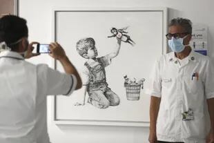 La obra de Banksy en el hospital Southampton