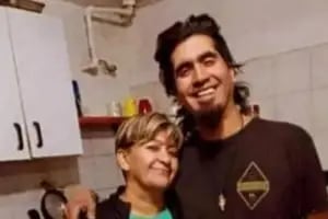 Un argentino murió tras ser apuñalado en Bolivia y su madre denuncia que no lo quisieron atender