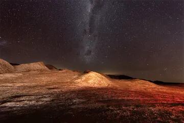 La extrema aridez hace del desierto de Atacama uno de los lugares más despejados del planeta para observar el cielo nocturno
