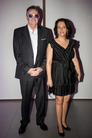 Claudia Scherer-Effosse, embajadora de Francia en Argentina y su marido, Jean-Jacques Effose, fueron parte de la fiesta de la artista argentina Marta Minujín