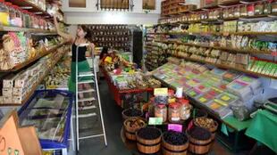 Las dietéticas, tiendas para celíacos, son una institución de los barrios de Buenos Aires y algunas otras ciudades
