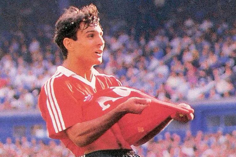 Independiente, el club de su vida; Gustavo López se marchó en 1995 a España y ya no volvió a vivir en la Argentina, pero cada vez que se da una vuelta por Avellaneda, vuelve al estadio