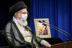 Donald Trump impone más sanciones a Irán, que avanza con su plan nuclear