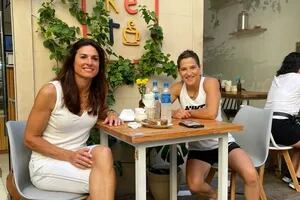 Gaby Sabatini visitó a Paula Pareto en su cafetería y "la Peque" no pudo ocultar su emoción