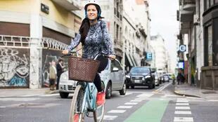 La bicicleta (y no su auto) es la elección cotidiana de Dana Strillevsky para ir y venir del trabajo