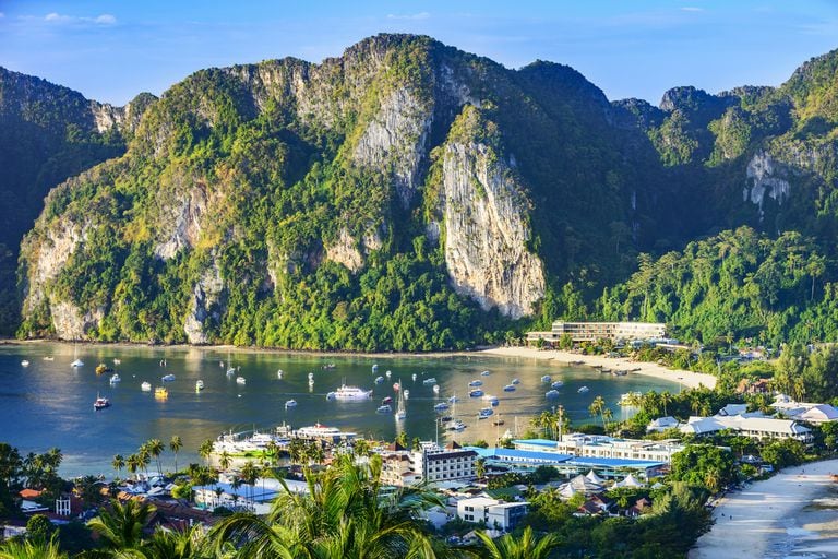 La famosa isla Phi Phi, uno de los grandes atractivos de Tailandia