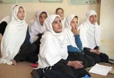 La angustia de las jóvenes afganas por un repentino cambio de los talibanes sobre las escuelas