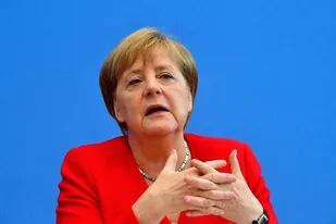 La canciller alemana, Ángela Merkel, dio negativo en su primer test de coronavirus, mientras cumple una cuarentena