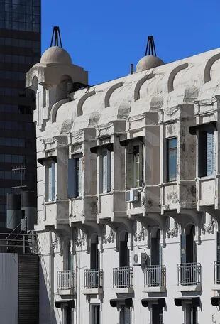 Una vista del edificio que integra la Galería Güemes, en su momento fue el más alto de Buenos Aires.