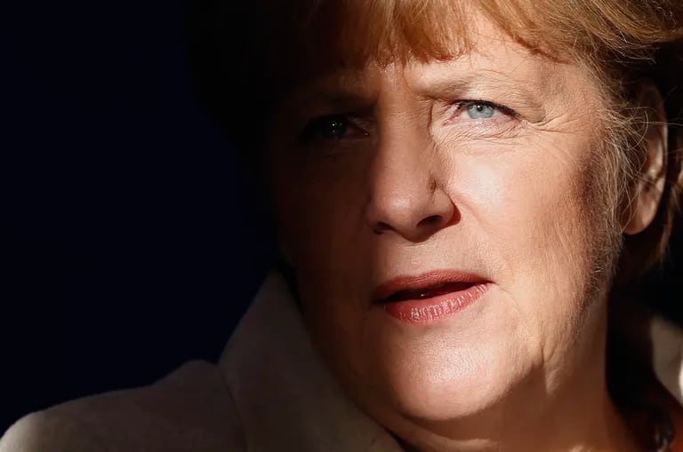 Der Krieg in der Ukraine hat Angela Merkels Vermächtnis und Popularität getrübt
