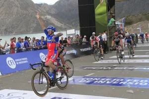 Villalobos ganó la 2da etapa de la Vuelta de San Juan y domina en la general