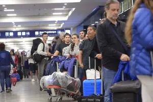 Ezeiza y Aeroparque: más de 120 vuelos cancelados y 14.000 pasajeros afectados