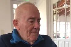Un abuelo se conmueve hasta las lágrimas por los festejos de Racing