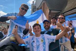 El seleccionado argentino entusiasma como desde hacía rato no ocurría, con el Mundial Qatar 2022 en el horizonte; hubo más de 50.000 hinchas albicelestes en Wembley, por la Finalissima contra Italia.