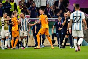 La queja del cuerpo técnico argentino por el segundo gol de los Países Bajos