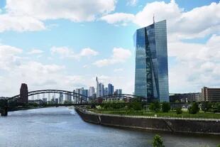 El rascacielos del Banco Central Europeo se construyó en el predio del antiguo mercado de abasto de Frankfurt 