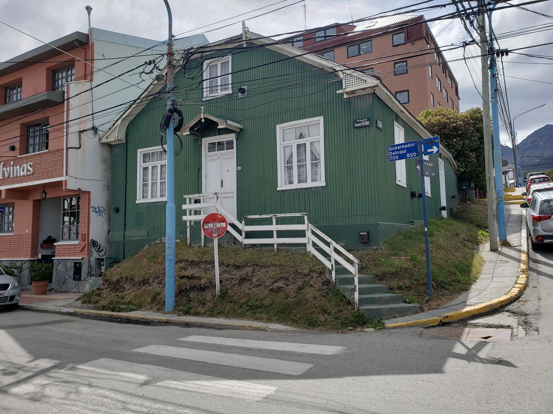 Casa Muñoz está en Gdor. Deloqui y 25 de Mayo.