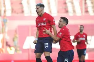 Un triunfo, dos figuras y tres goles: Independiente tendrá una buena "Noche del Rey"