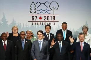 Macri, a la derecha, entre líderes del G7; en el centro, el anfitrión Justin Trudeau, primer ministro de Canadá
