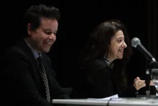 Germán Alvarez y Laura Rosato, en la charla "Borges bibliotecario"