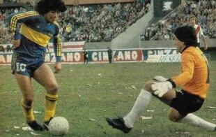 Maradona y Fillol frente a frente en el clásico