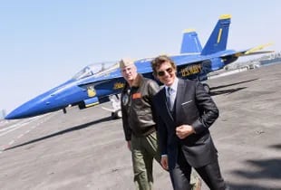 A bordo del portaviones Carl Vinson, junto al comandante Scott Miller, Tom Cruise presentó la película en la base naval de San Diego