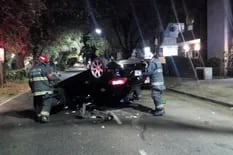 Un auto volcó en la General Paz, el responsable de un fuerte choque se dio a la fuga y otros dos colisionaron en Palermo