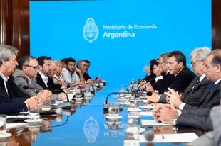 El ministro de Economía, Sergio Massa, en  el anuncio de la medida ante los exportadores