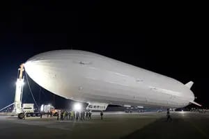 Cómo es la aeronave más grande del mundo creada por uno de los fundadores de Google