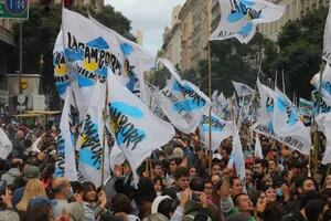 La Cámpora lanza una convocatoria partidaria contra el interés de Abuelas de Plaza de Mayo
