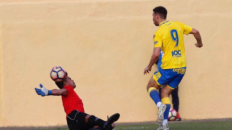 Calleri debutó en Las Palmas con dos goles