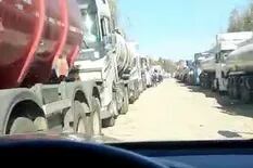 El video con decenas de camiones de Bolivia que irritó a los transportistas que no consiguen gasoil