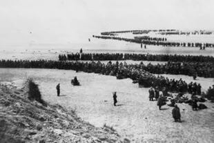 Miles de soldados aguardan la evacuación en Dunkerque