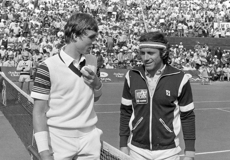 Un jovencísimo Ivan Lendl, antes de enfrentar a Vilas, en la semifinal de la Davis 1980