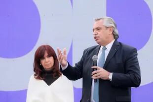Cristina Kirchner y Alberto Fernández en el acto de La Plata