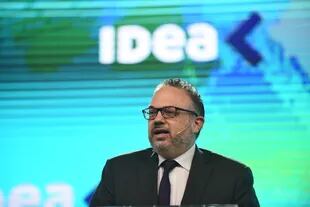 El ministro de Desarrollo Productivo, Matías Kulfas, al exponer esta mañana en el 57° coloquio IDEA