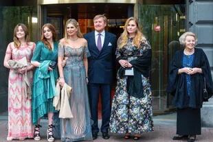 Máxima, Guillermo y sus hijas durante una celebración por el 50° cumpleaños de la reina, el pasado 17 de mayo