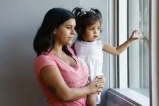 Sus hijas fueron dadas en adopción y busca recuperarlas: "Estoy desesperada"