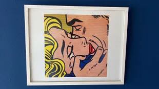 Pop: besos, lágrimas y colores primarios en una reproducción de "The Kiss V", de Roy Lichtenstein
