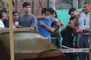 Cientos de familiares, amigos y vecinos acudieron a despedir a un hijo ilustre de Marcos Paz: Braian Toledo.