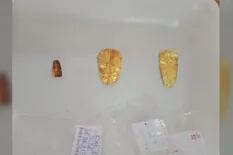 Encontraron momias de 2000 años de antigüedad con lenguas de oro en Egipto