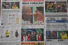 Se dispara la bolsa y cae el dólar en Brasil tras el desempeño mejor de lo esperado de Bolsonaro