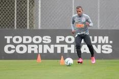 Brasileirao: un jugador del Corinthians perdió cuatro dientes y siguió jugando