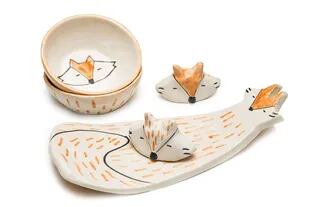 Set de sushi modelo Fox; viene con una bandeja, un bowl y dos porta palitos ($640, Bretania)