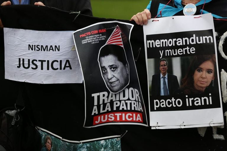 March for the death of Prosecutor Alberto Nisman in Puerto Madero.